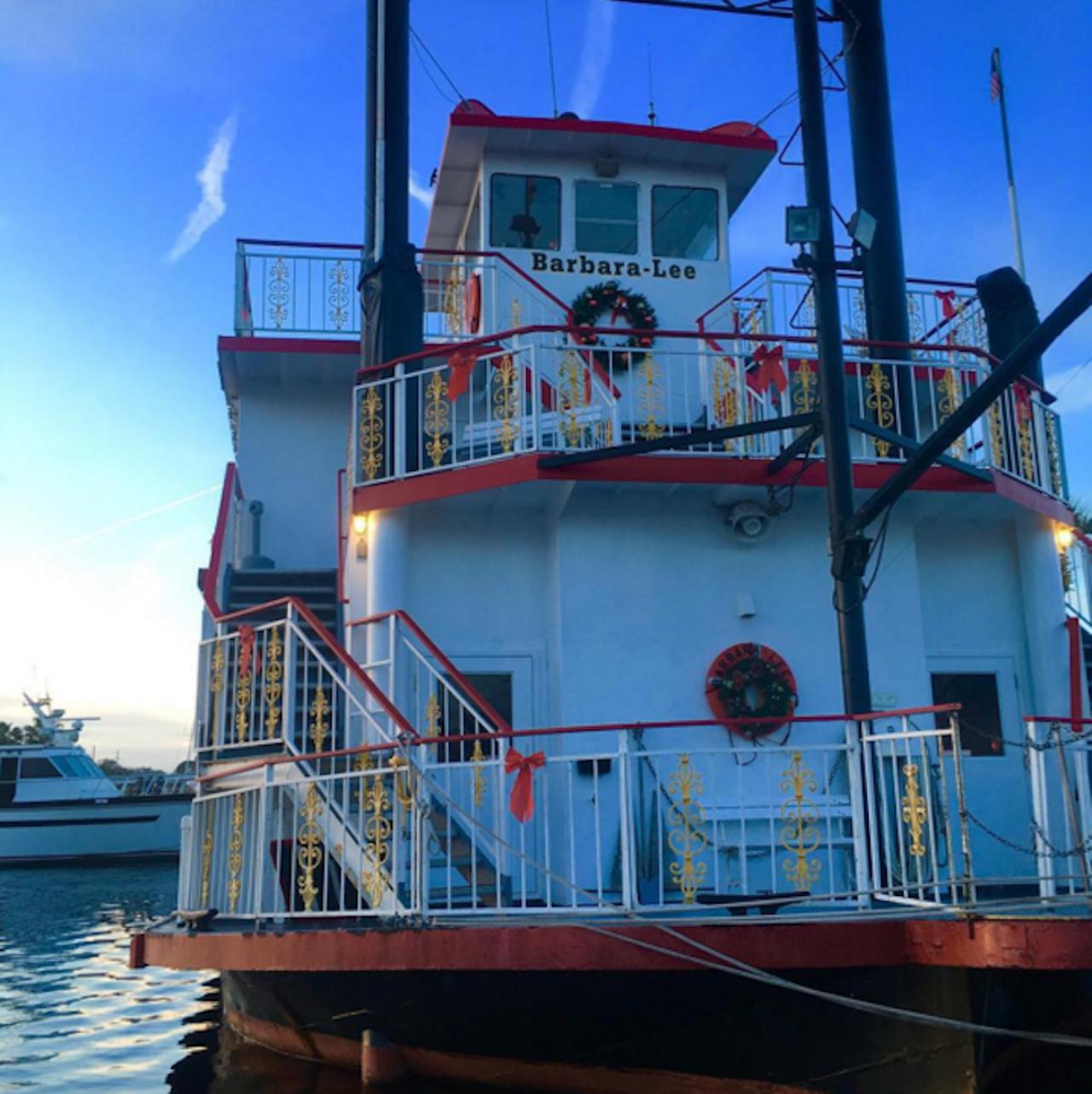 8. Catch a ride on the St. Johns Rivership Co. boat
Unless you want to fall off, you might want to avoid doing this Titanic style.
Photo via sketchup_orlando/Instagram