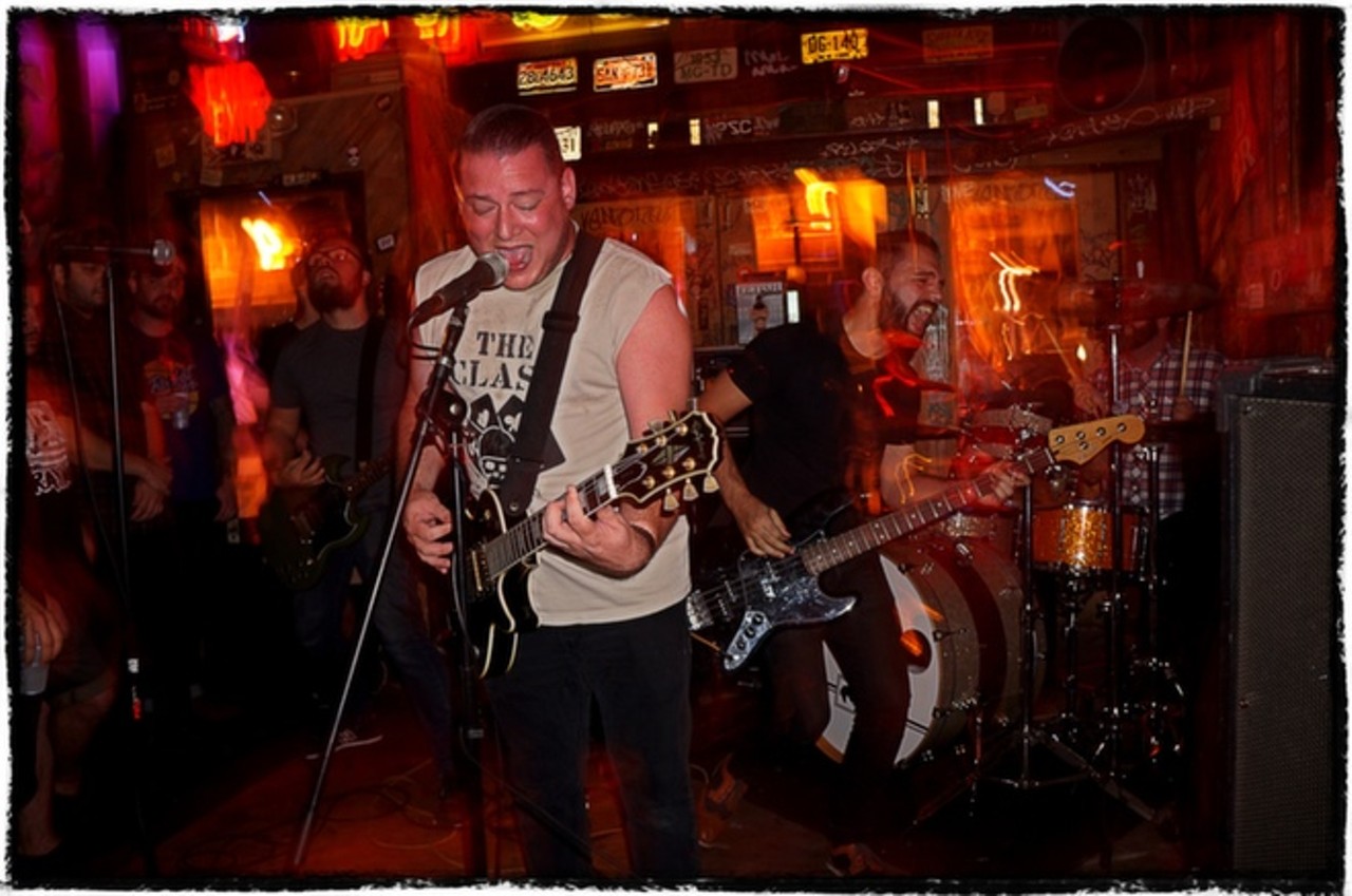 Teen Agers perform live at Bar-BQ-Bar (photo by Jim Leatherman)