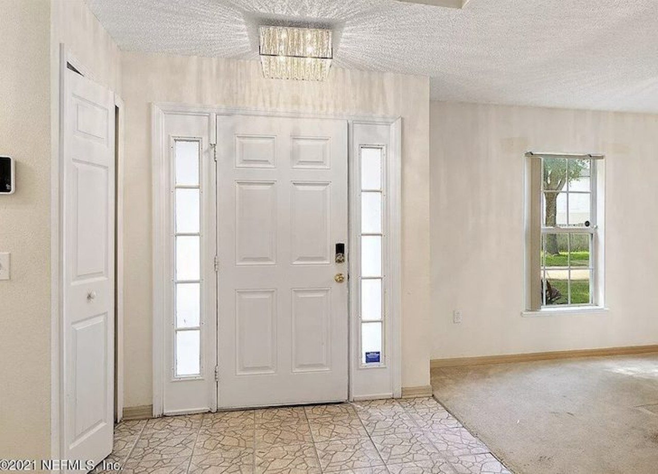 This Florida home comes with a bloody Halloween mural in one of the bedrooms