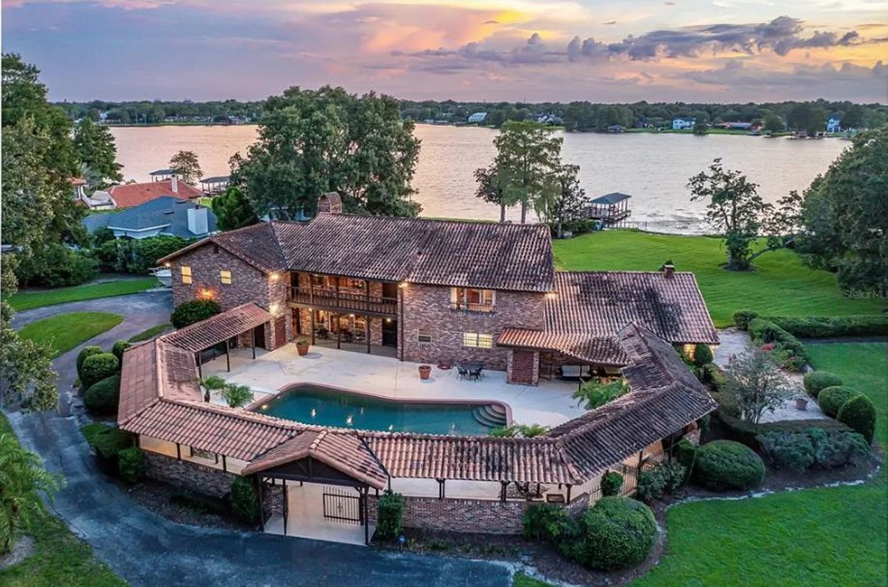 This lakefront hacienda in College Park is for sale for the first time in 50 years