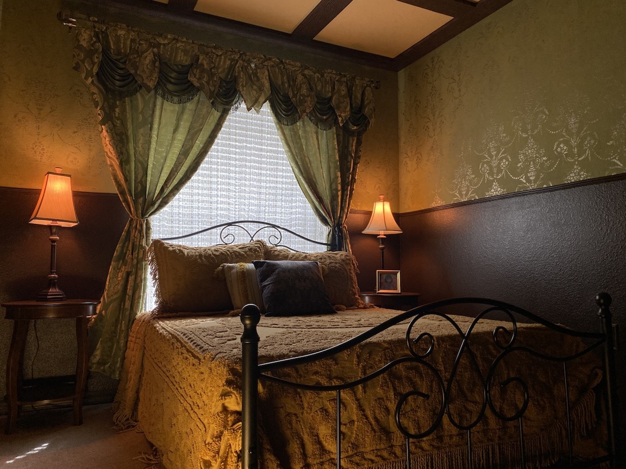 This Orlando Airbnb is a love letter to Disney's Haunted Mansion, and it's open now