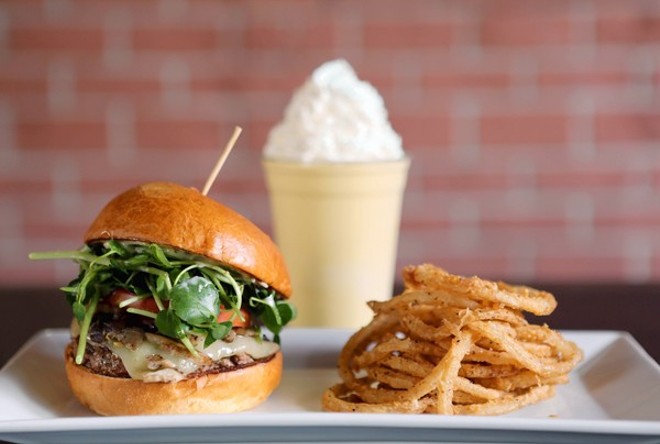 4 Orlando spots to celebrate National Burger Day