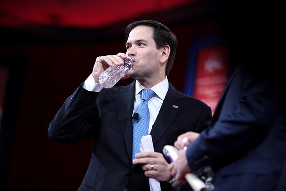 Marco Rubio decides he wants to keep being our U.S. senator after all