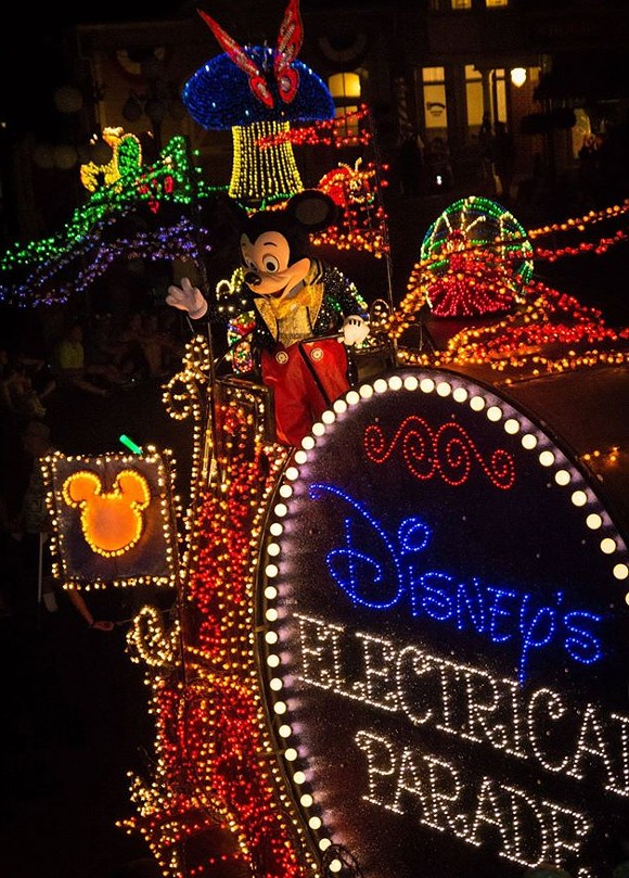 Magic Kingdom says goodbye to the Main Street Electrical Parade