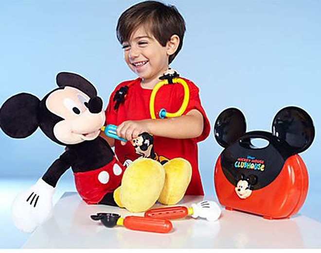 The "Disney Mickey Mouse Clubhouse Mickey Mouse Doctor Play Set" - Photo via Disney/Amazon