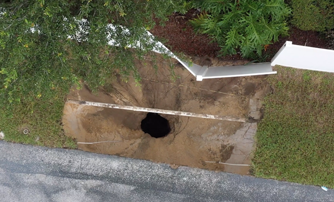 Definitely-not-apocalyptic giant hole in Pasco County seems to be growing by the day