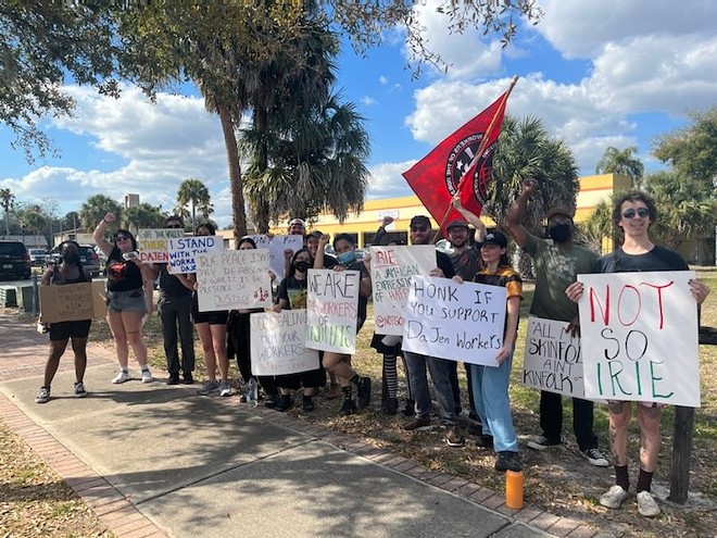 Workers protest Eatonville’s DaJen Eats over allegations of wage theft | Orlando Area News | Orlando