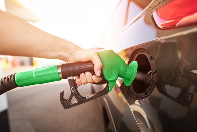 Los precios de la gasolina en Florida están cayendo para el Día de Acción de Gracias