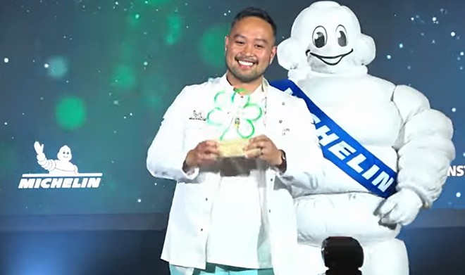 Kaya's Lo Lalicon accepting the Green Star Award - screengrab from event livestream