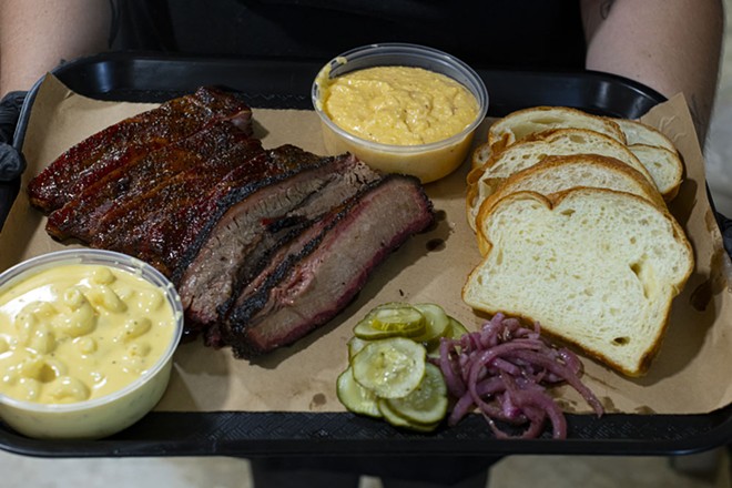 Smokemade Meats + Eats lures scores of barbecue fiends to Curry Ford West