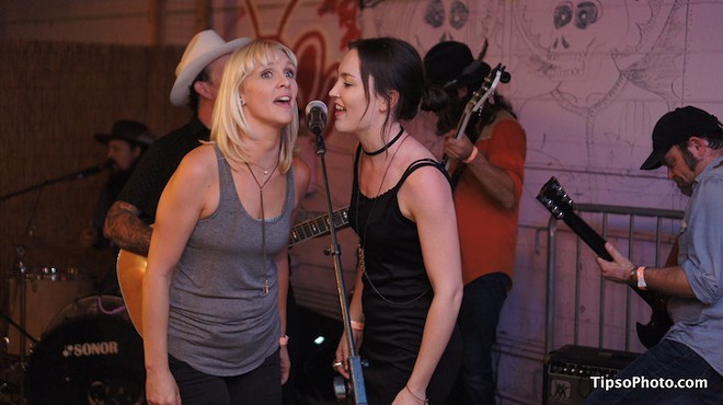Hannah Harber and Heather Lee Wynn at Dirty Laundry pavilion - Michael Lothrop