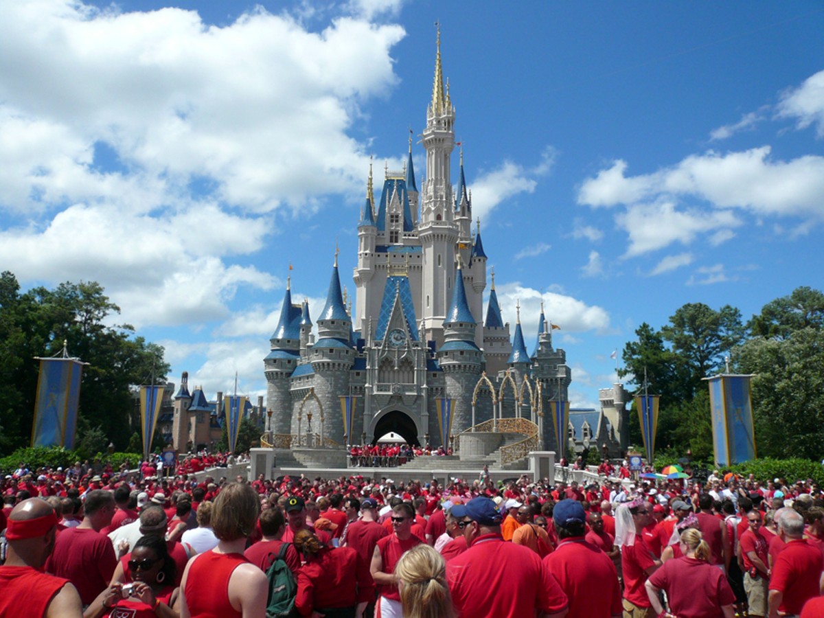 Gay Days Orlando 2022: red shirts, raves and pool parties