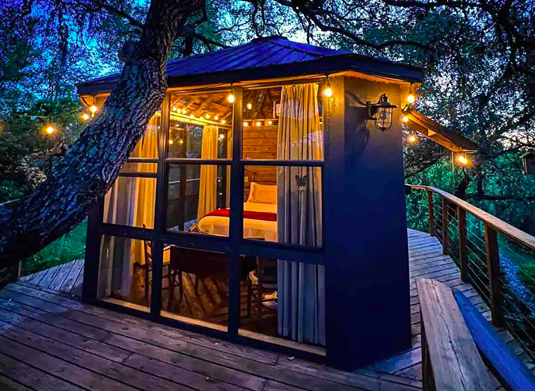 TreeHouse in the (Saint) Cloud
Saint Cloud, $164 per night
A private treetop getaway perfect for couples. Includes a full bathroom and kitchenette, as well as complimentary fresh carrots to feed the horses on property. 

Photo via Airbnb