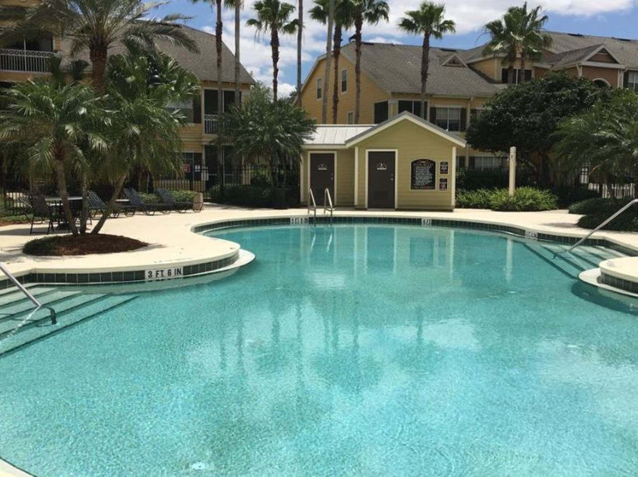 City St, Orlando
$1,225/mo
1 bed, 1 bath, 829 sqft
Located near the Mall of Millenia, this place is new, updated and spacious. It's also only a small commute to the downtown area and close to plenty of shopping centers. Living here is like almost like living at a resort with a restaurant, five pools, 24 hour guards and a ton of other amenities.
