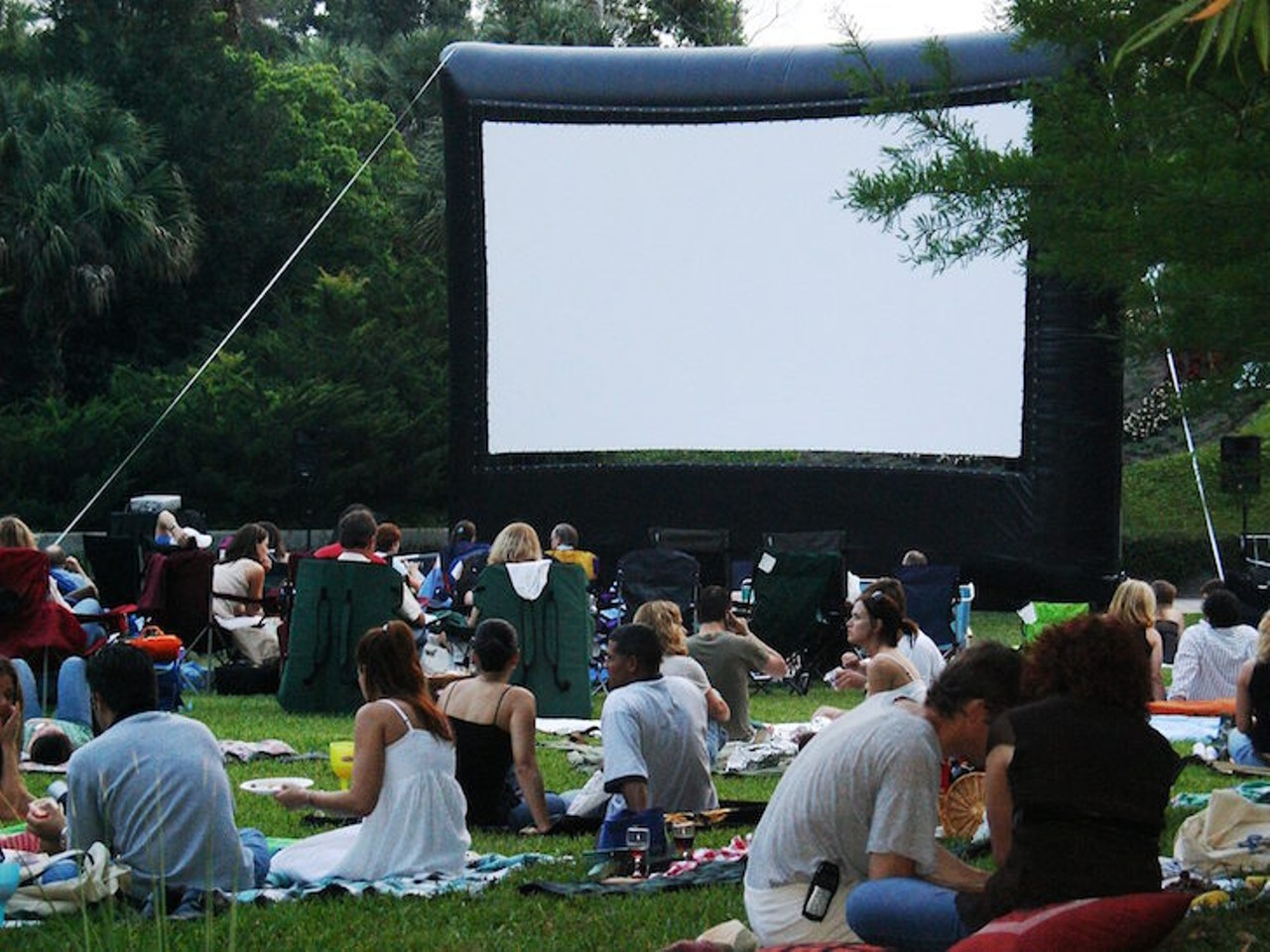 Mix drinks with screens at an outdoor movie at the Harry P. Leu Gardens
1920 N Forest Ave, Orlando, (407) 246-2620
While you&#146;re unable to have alcohol inside the gardens during the day, night events allow the booze. So, take your  S/O  to movie night with your drink of choice. 
Photo via Harry P. Leu Gardens/Facebook