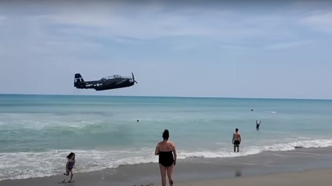 Watch: Malfunctioning plane from Cocoa Beach Air Show makes crash landing in ocean